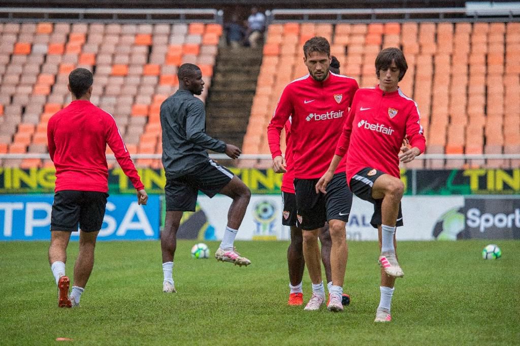 Seville players in Tanzania (La Liga)
