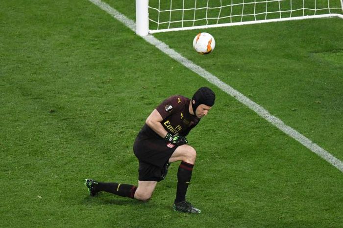 Petr Cech was helpless to prevent former club Chelsea beating Arsenal in the Europa League final