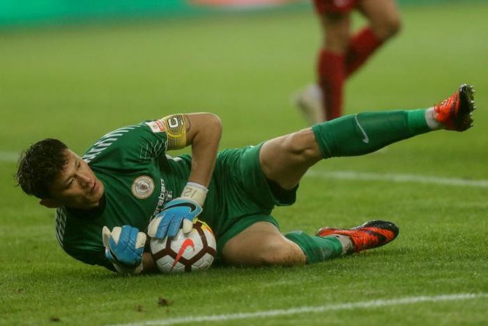 Beijing Renhe's first-choice goalkeeper Zhang Lie was not among the three stoppers who played against Guangzhou Evergrande