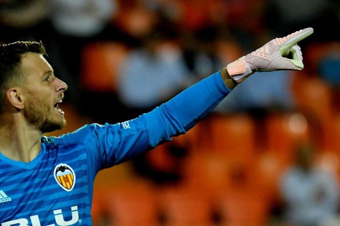 Goalkeeper Neto is leaving Valencia for Barcelona