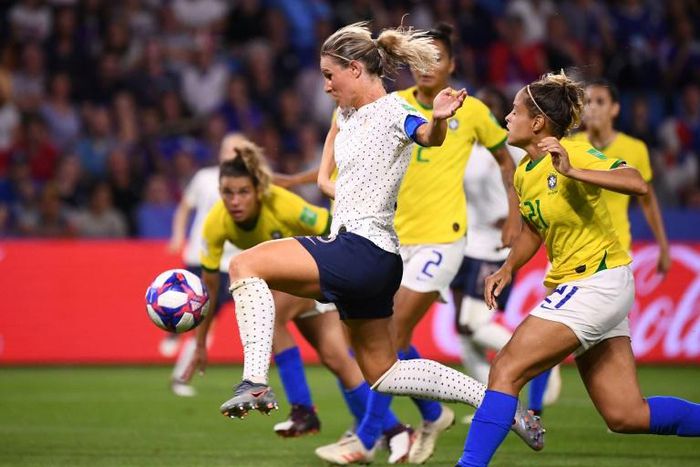 Amandine Henry scoring the winning goal against Brazil that put France into the quarter-finals
