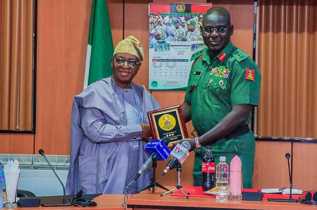 Governor Gboyega Oyetola meets Chief of Army Staff, Gen. Tukur Buratai over growing insecurity in Osun state. [Twitter/@@GboyegaOyetola]