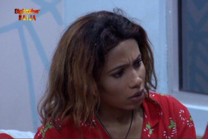 Mercy  lit up the 4th Saturday Night Party when she broke an Oppo phone. (Twitter/BBNaija)