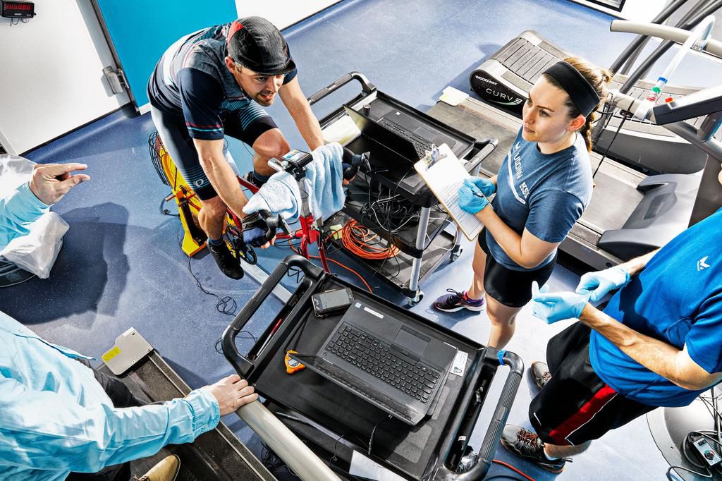 Athletes pay a lot for time in this heat lab to learn how to handle high temps better. Our writer sweats it out to see how regular people can get an edge.