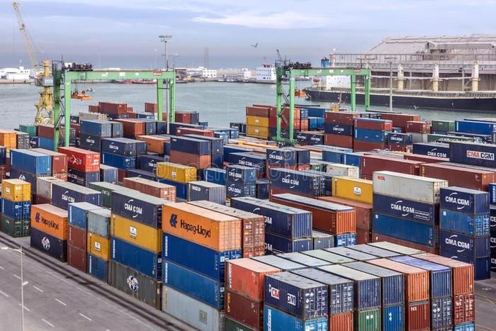 Ships and cintainers at the port (NAN)
