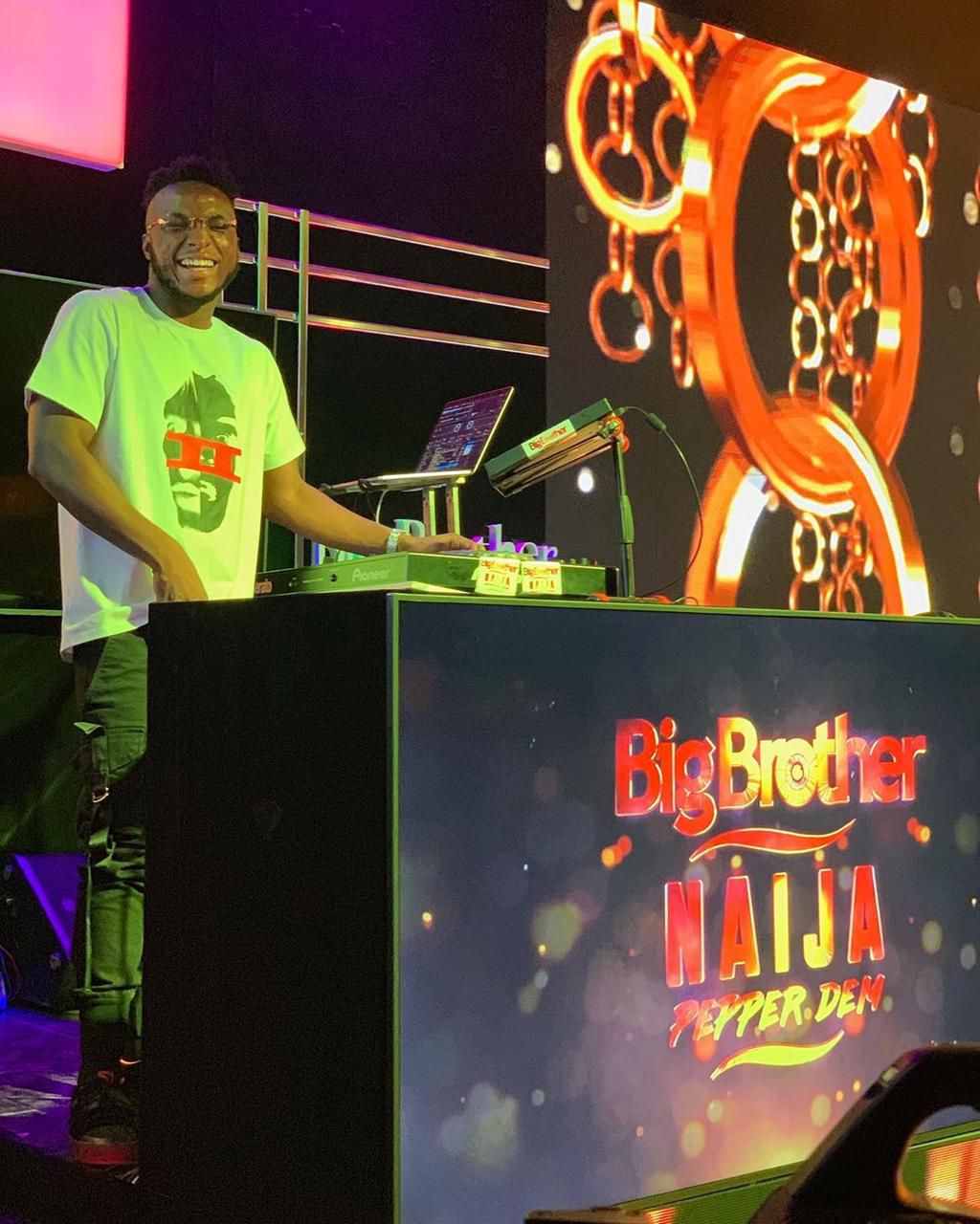 As expected, during the live eviction party, DJ Kaywise knew he was dealing with a different kind of crowd [Instagram/DJLKaywise]