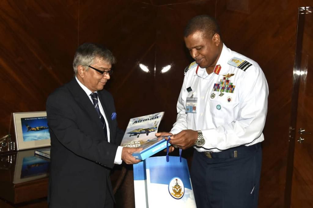Chief of the Air Staff (CAS), Air Marshal Sadique playing host to Bangladesh Ambassador to Nigeria, Shameem Ahsan [Twitter/@NigeriaAirForce]