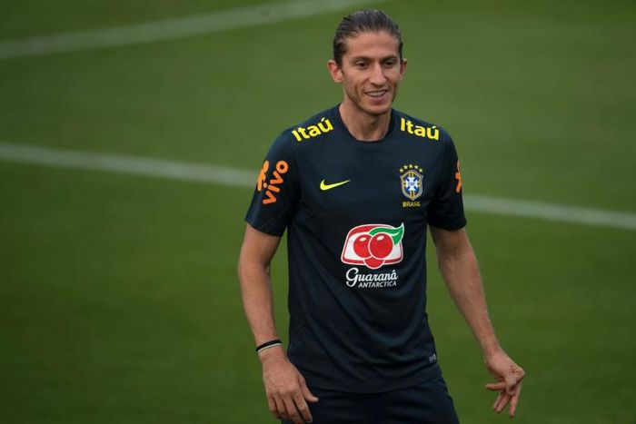 Brazilian footballer Filipe Luis will join Rio's Flamengo after a long stint at Atletico Madrid