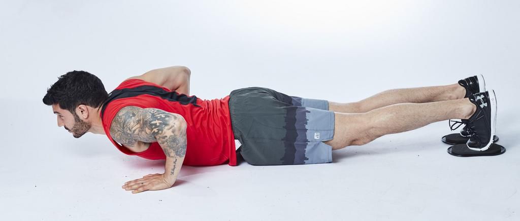 This Bodyweight Workout Gets You Shredded Outside