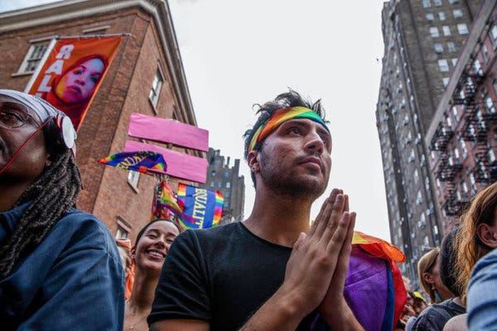 'everybody ain't surfing this rainbow wave' Class divisions in gay rights