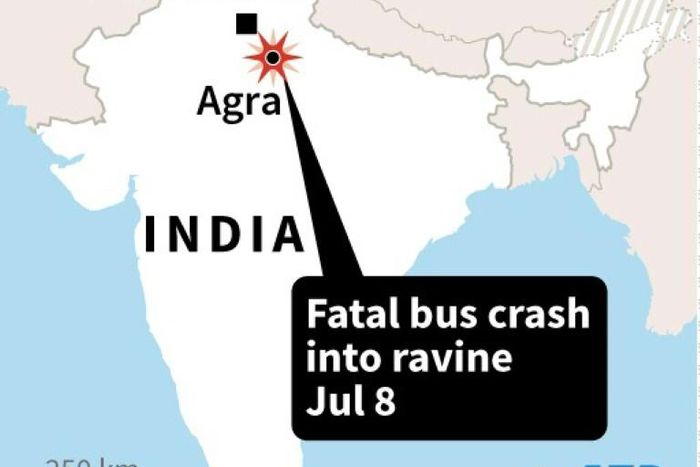 Map of India locating a bus crash near Agra that killed at least 29 people on Monday, according to police