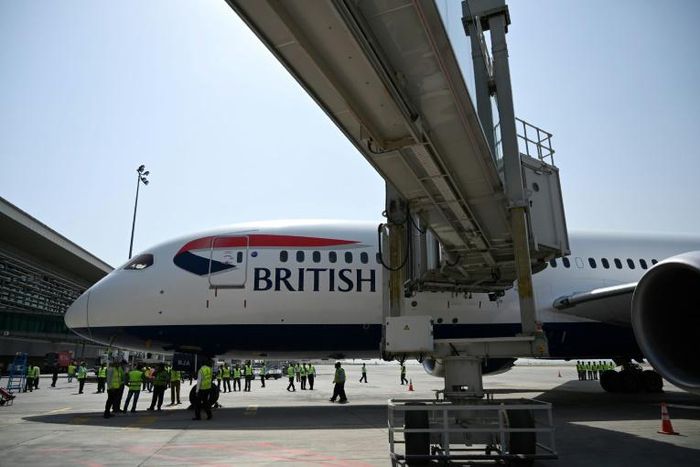 British Airways has said it would resume flights to Cairo following a week's suspension, having reviewed its security measures