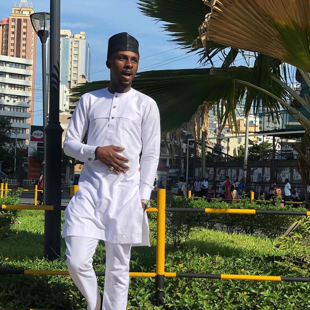 When we said some of the housemates have gone under the radar, Lolu happens to be one of them [Instagram/OficialLomololu]