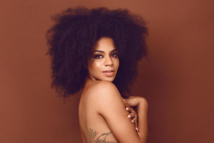 Twitter goes into a frenzy after Venita Akpofure joins BBNaija season 4 as a new housemate [Instagram/veezeebaybeh]