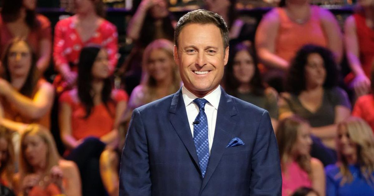 'The Bachelorette' Host Chris Harrison Jokes That the Show's Condom(02)