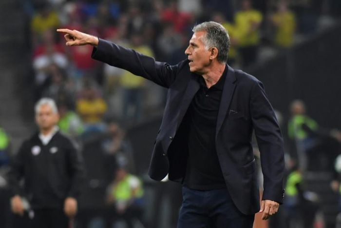 Colombia's coach Carlos Queiroz barks out instructions during a penalty shootout loss to Chile in the Copa America quarter-final match in Sao Paulo, Brazil