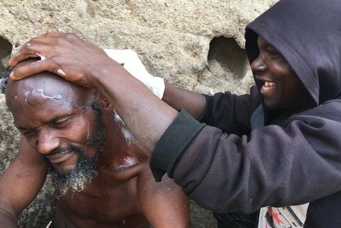 Youth group cleans up mad persons in Kaduna state [Daily Nigerian]