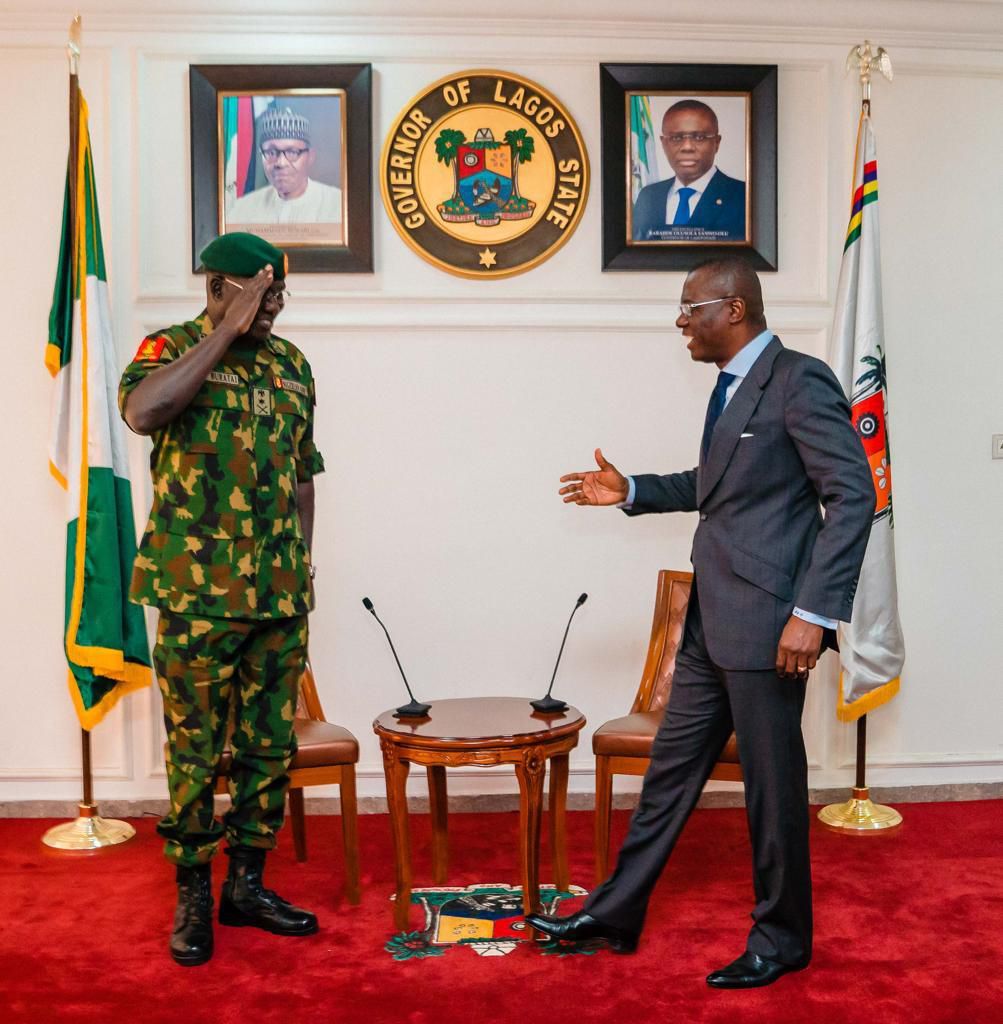 Sanwo-Olu receives Buratai in Lagos (Twitter @@jidesanwoolu)