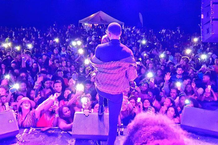 Ric Hassani performs sold out show in Honduras. (Twitter/RicHassani)