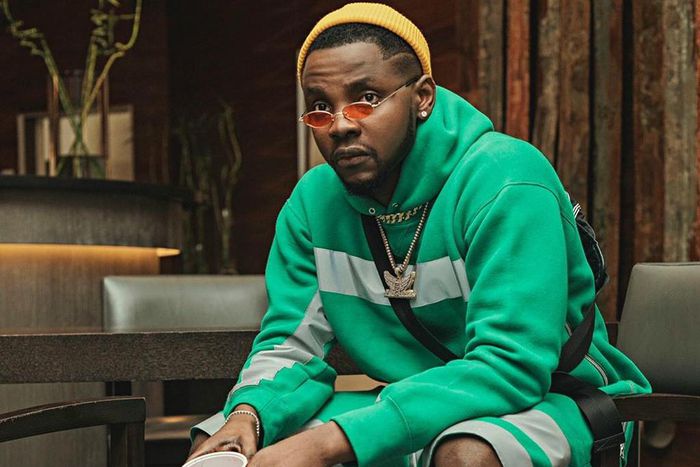 Kizz Daniels is presently threatening not just lawsuits but fire and brimstones at those who claim he is supporting the embattled pastor of COZA, Biodun Fatoyinbo who is being accused of rape [Instagram/IamKizzDaniels]