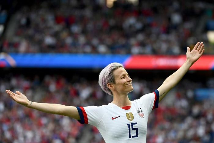 Megan Rapinoe celebrating her fifth minute goal for the USA against France