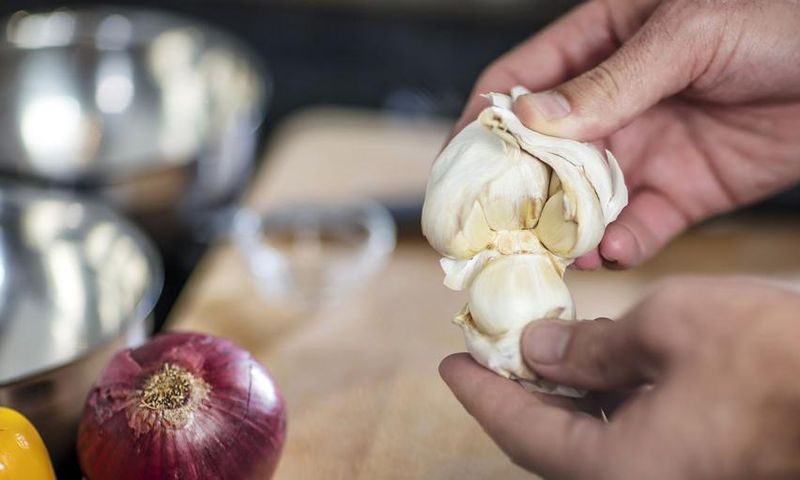 This Viral Garlic Hack is Life-Changing