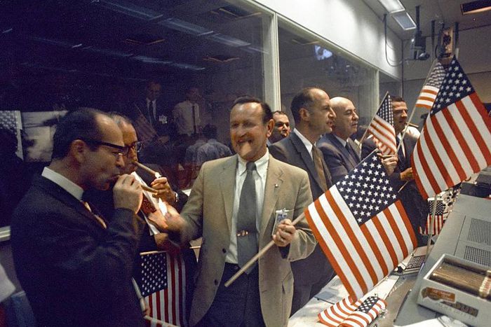 Christopher Kraft, NASA's Face and Voice of Mission Control, Dies at 95
