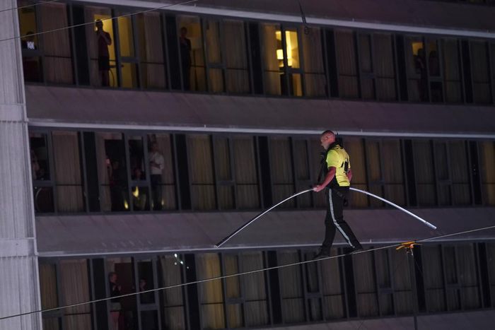 Times Square High-Wire Walk Evokes Rich History of Death-Defying Stunts