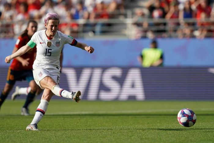 Veteran Megan Rapinoe's calmness under pressure helped her fire the USA to a headline-grabbing meeting with France