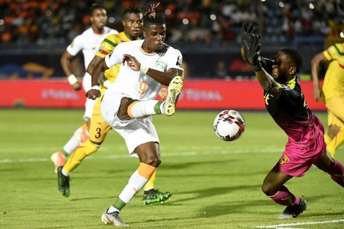 Wilfried Zaha scored for the second game in a row to send Ivory Coast into the quarter-finals