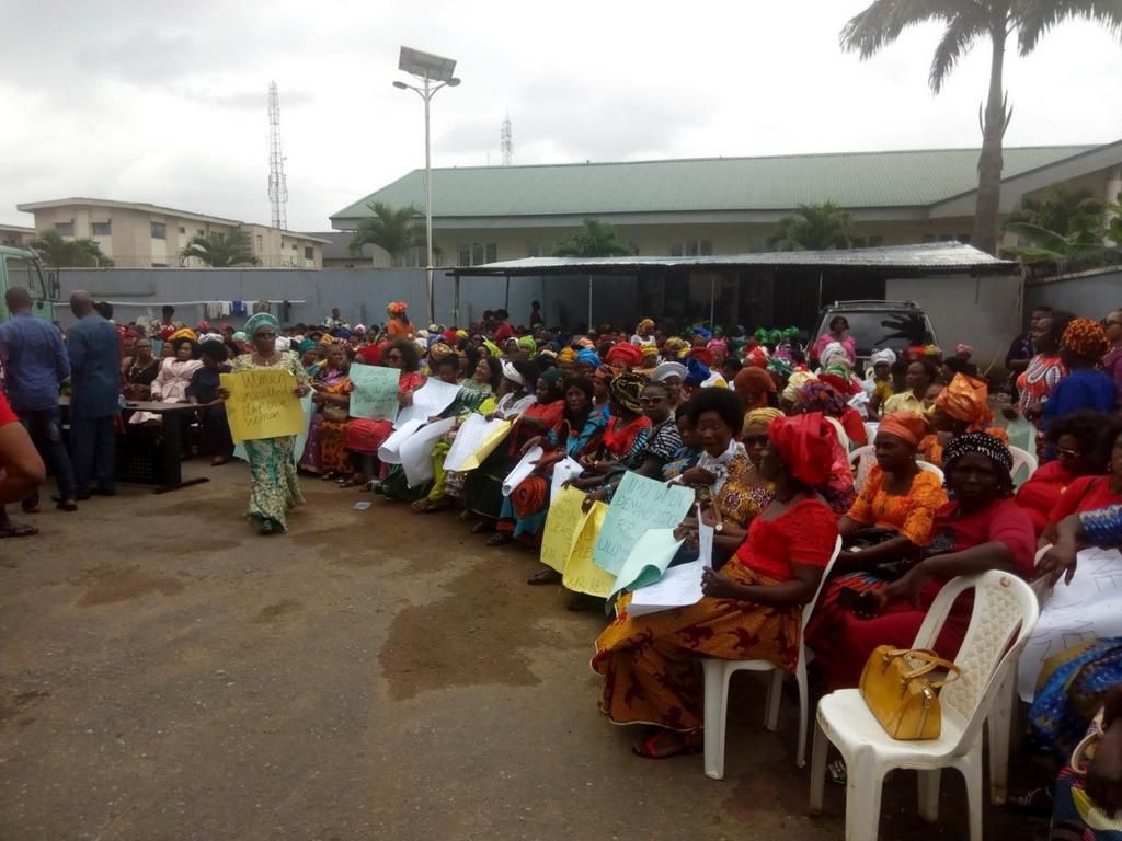 Women protesting in Lagos 2 (Vanguard)