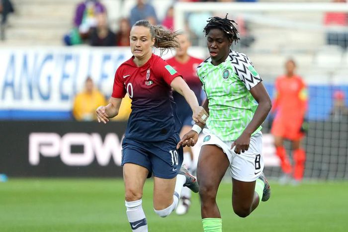 Caroline Graham and Hansen and Asisat Oshoala (Getty Images)