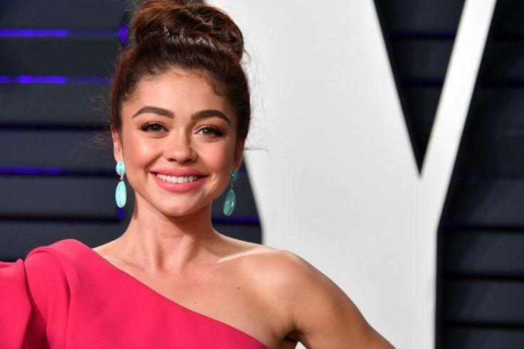 Sarah Hyland Shares Stunning No-Makeup Selfie