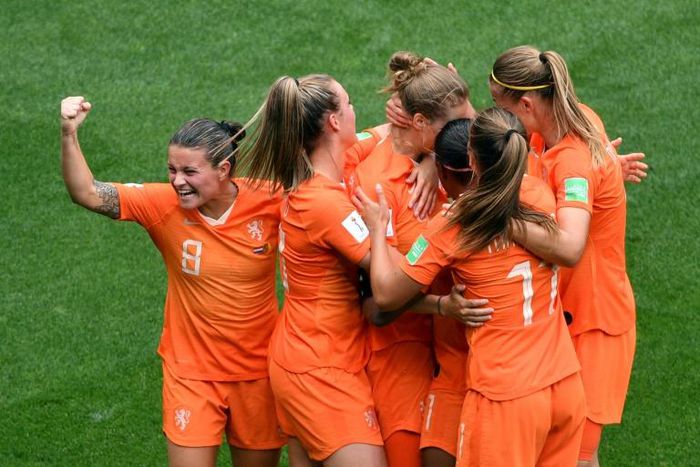 The Netherlands are through to the last 16 of the women's World Cup after their 3-1 victory over Cameroon in Valenciennes