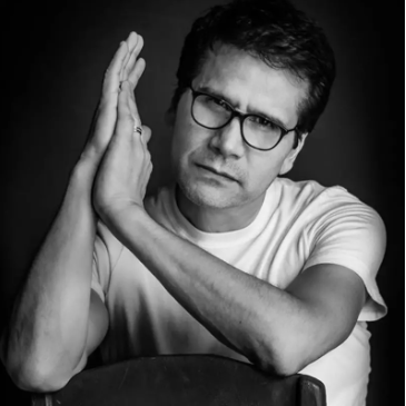 Jesús Adrián Romero [Vástago Producciones]