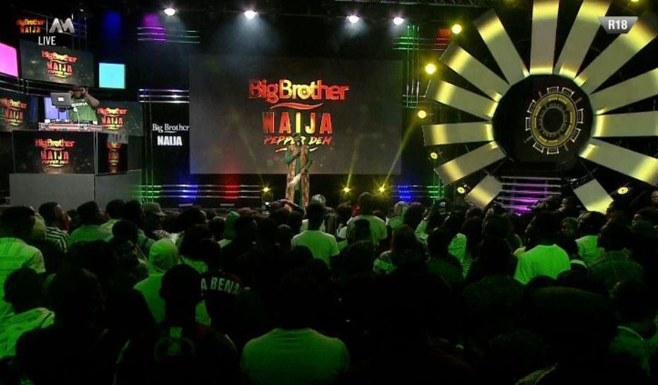 They dance all through before the live eviction started proper, supported Ebuka's presentation, making it easy for him to do the job of the evening [Twitter/BBNaija]