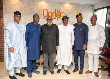 From Left: Gov. Dapo Abiodun of Ogun state, Kayode Fayemi, Ekiti, Rotimi Akeredole, Ondo, Babajide Sanwo-Olu, Lagos, Seyi Makinde, Oyo and Adegboyega Oyetola of Osun state.  [Twitter/@OndoAPC]