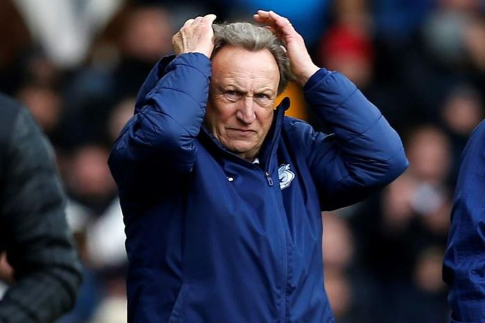 Neil Warnock's return to the Championship with relegated Cardiff began with a disappointing 3-2 defeat by Wigan
