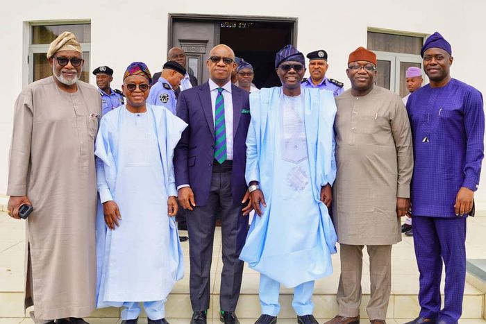 South West governors; Babajide Sanwo-Olu, Dapo Abiodun, Rotimi Akeredolu, Kayode Fayemi, Gboyega Oyetola and Seyi Makinde [Twitter/Olu‏ @jidesanwoolu]