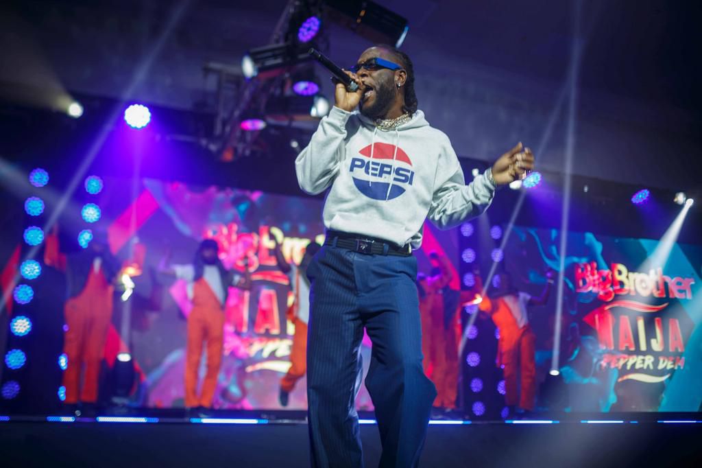 Burna Boy stole the show at the premiere of BBNaija in Lagos [BHM]