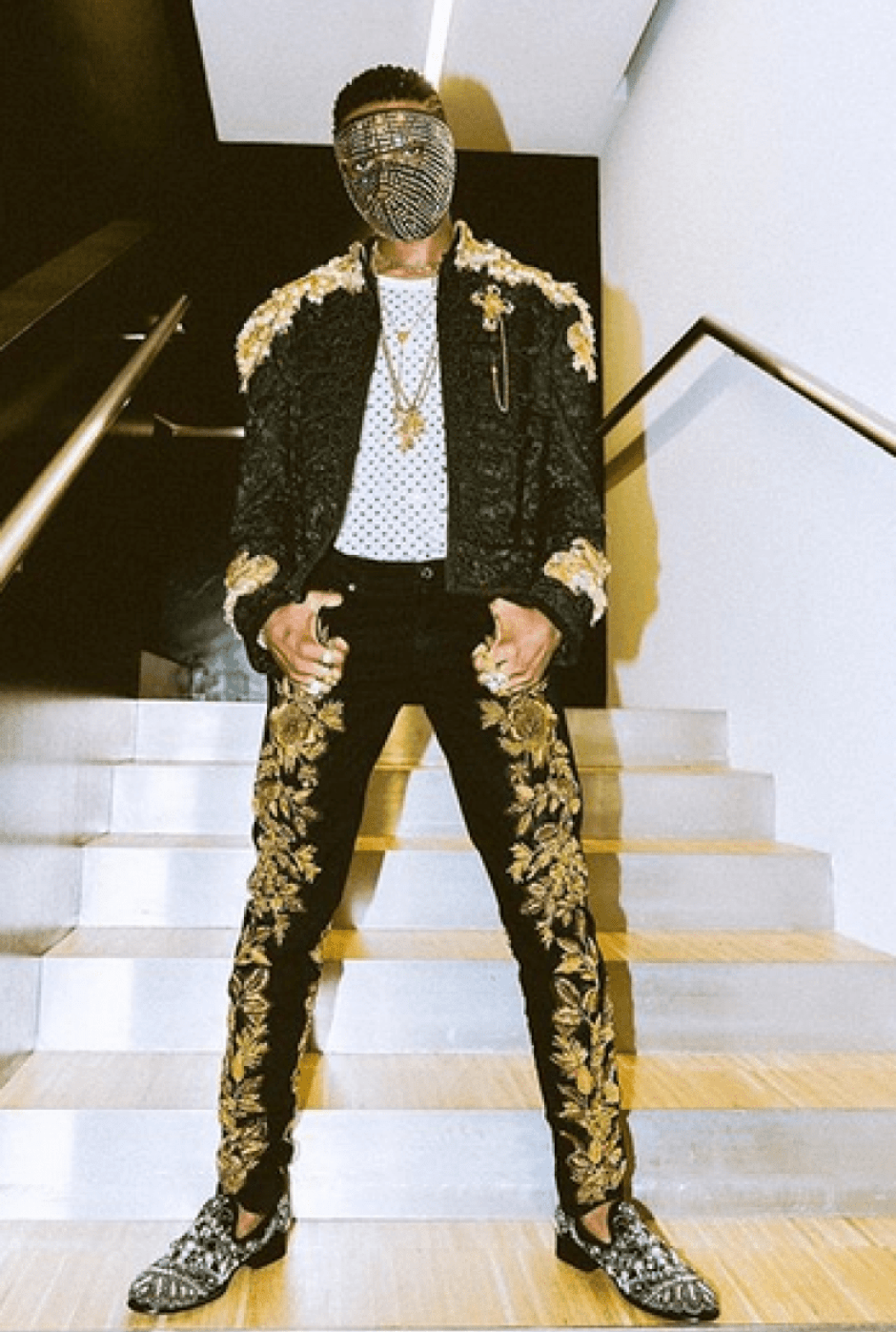 Wizkid walked for Dolce and Gabbana alongside Naomi Campbell and Tinie Tempah [Credit: Togo Trends]