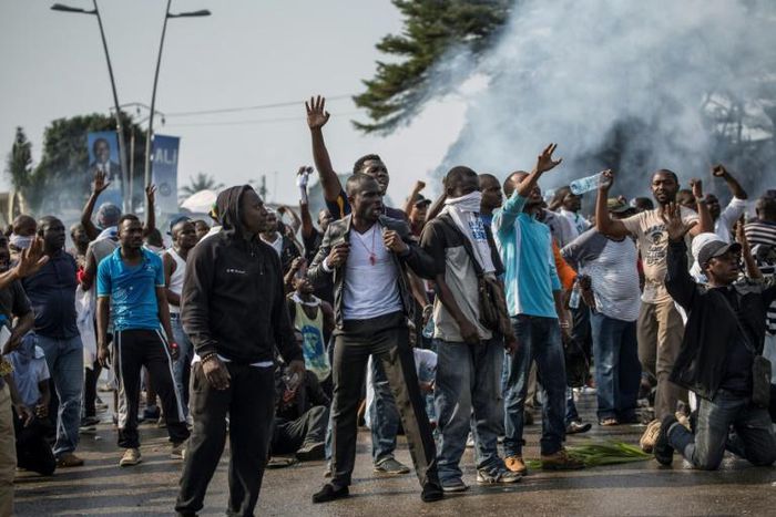 Backers of Gabonese opposition presidential candidate Jean Ping take to the streets on August 31, 2016, protesting his announced defeat by incumbent Ali Bongo