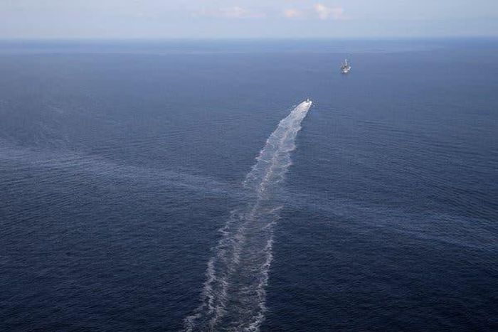 New estimate for an oil leak: A thousand times worse than rig owner says