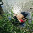 Twenty-five-year-old Oscar Martinez Ramirez fled El Salvador with his 21-year-old wife and their daughter