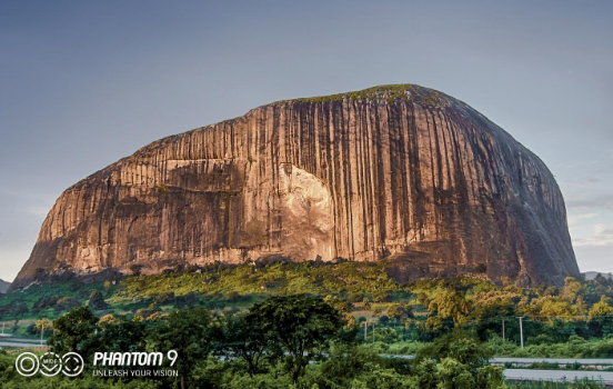 What makes an AI triple camera smartphone unique?