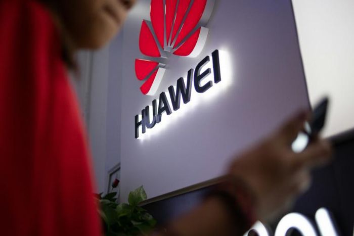Telecoms giant Huawei said it was reviewing its ties with FedEx after the delivery firm failed to get express packages to the right addresses