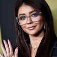 Sarah Hyland Shares Skincare Selfie On Instagram