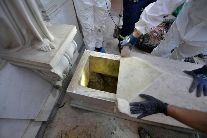 After two tombs were found to contain neither the remains of a missing teen nor of two princesses ostensibly buried there forensic scientists will now open two ossuaries located under a trapdoor