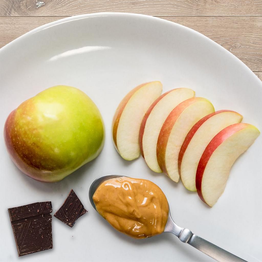 apple slices with peanut butter and chocolate
