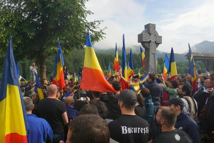 Romanian nationalists clashed wth ethnic Hungarians at the war cemetery